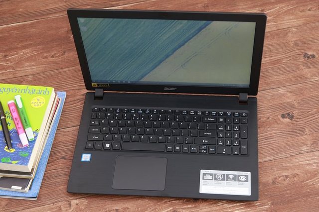 ACER A315-51 | CORE I3 | RAM 8GB | SSD SIÊU NHANH | MÀN HÌNH 15.6 | PHÍM SỐ
