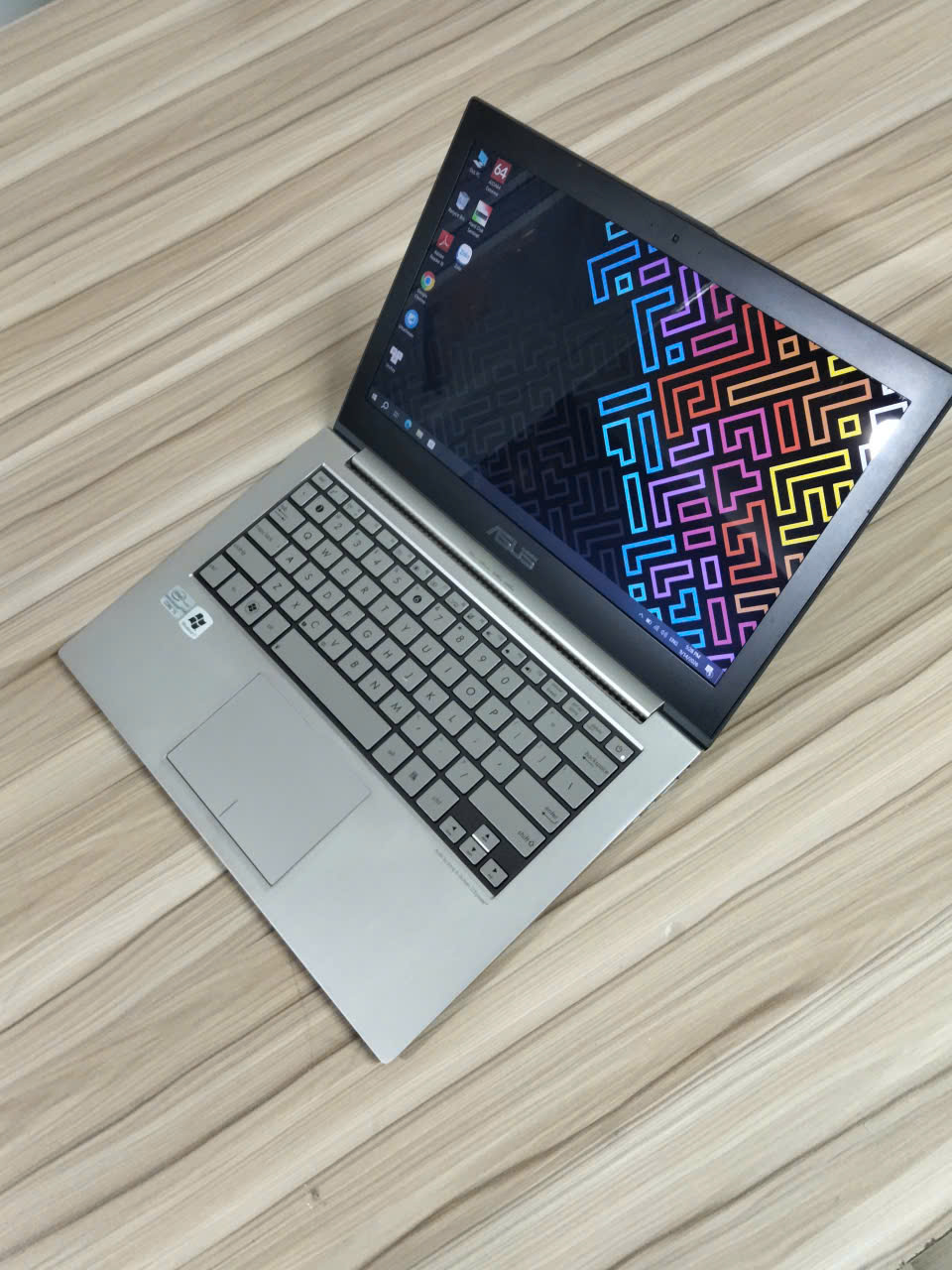 ASUS UX31E | CORE I5 | SSD SIÊU NHANH | MÀN HÌNH 13.3 IN