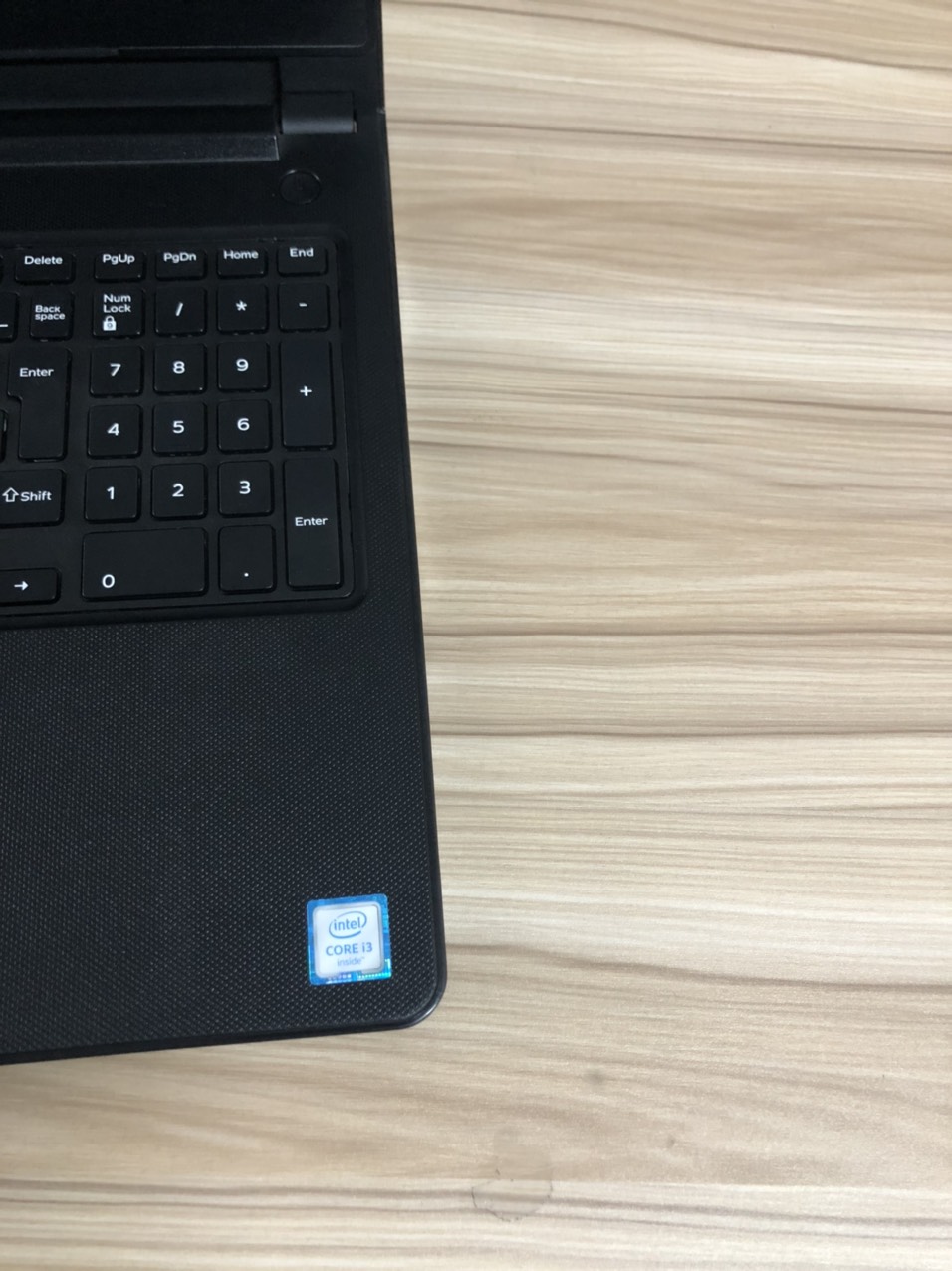 Dell 3568 | CORE I7 750U | RAM 8GB | CARD RỜI | SSD SIÊU NHANH | MÀN HÌNH 15.6
