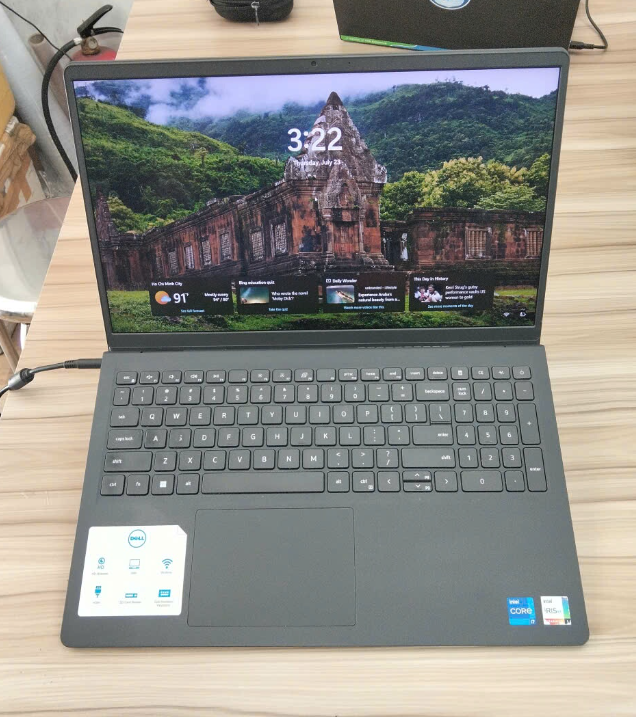 Dell Inspiron 15 3530 | CORE I7 1355U | RAM 16GB | SSD 512GB | MÀN 15.6 CẢM ỨNG