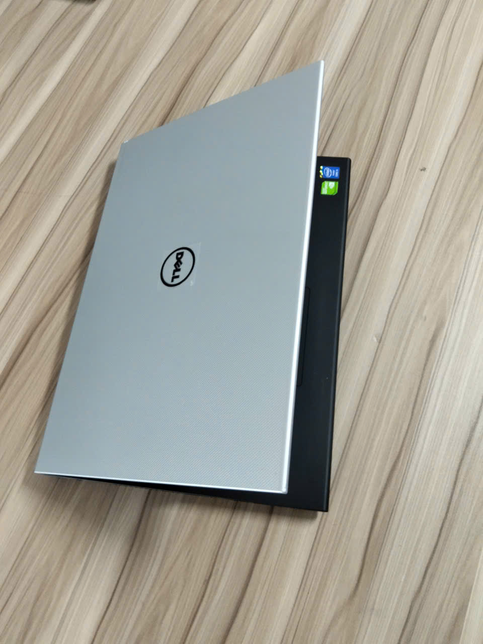 Dell Inspiron 3543 | CORE I5 | | CARD RỜI | RAM 8GB | SSD 240GB | MÀN 15.6