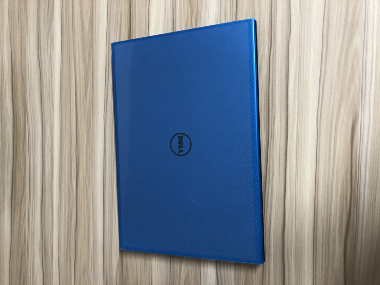 Dell Inspiron 3543 | CORE I5 | CARD RỜI | RAM 8GB | SSD 256GB | MÀN HÌNH 15.6