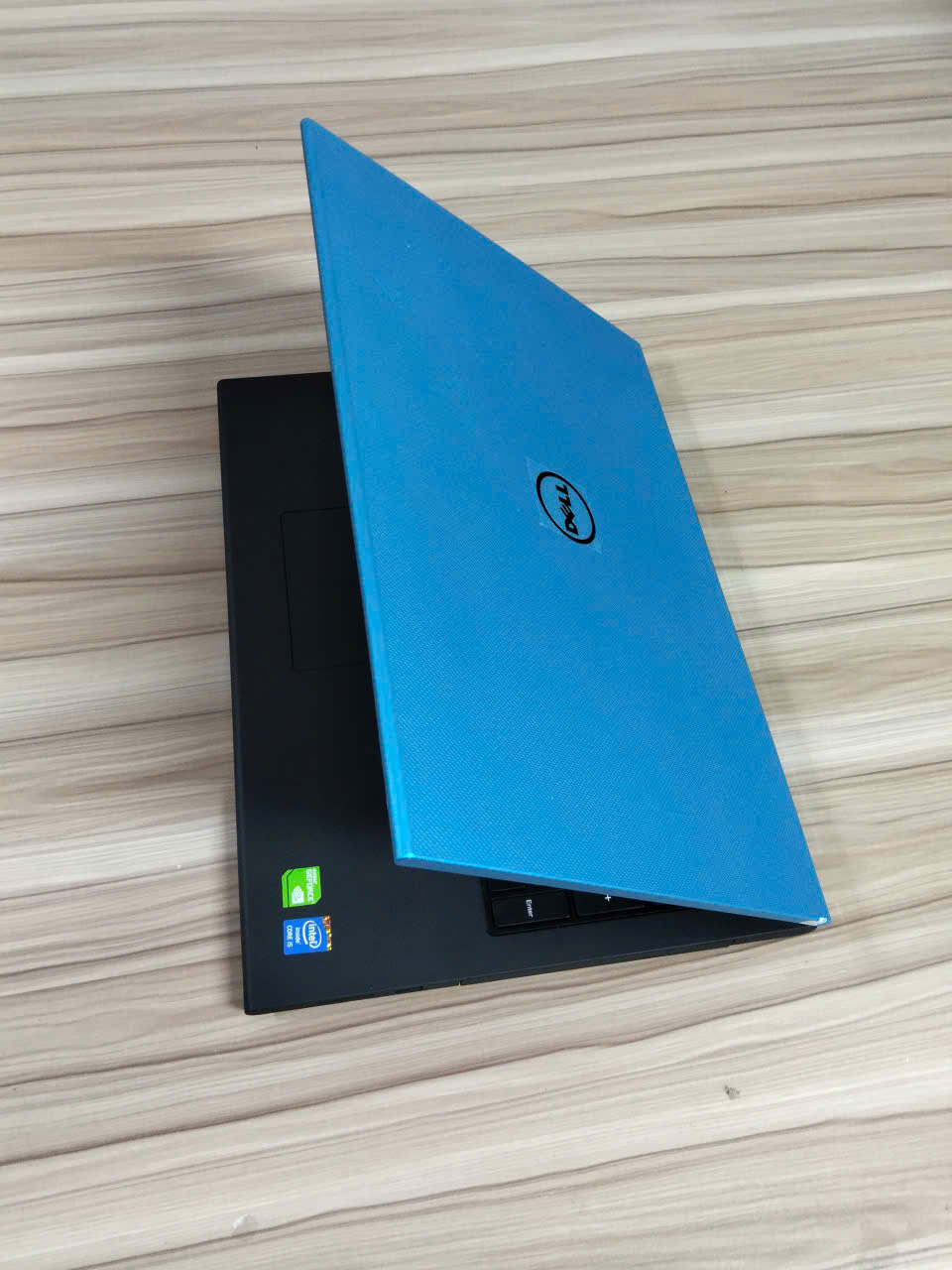 Dell Inspiron 3543 | CORE I5 | | RAM 8GB | CARD RỜI | SSD 240GB | MÀN 15.6