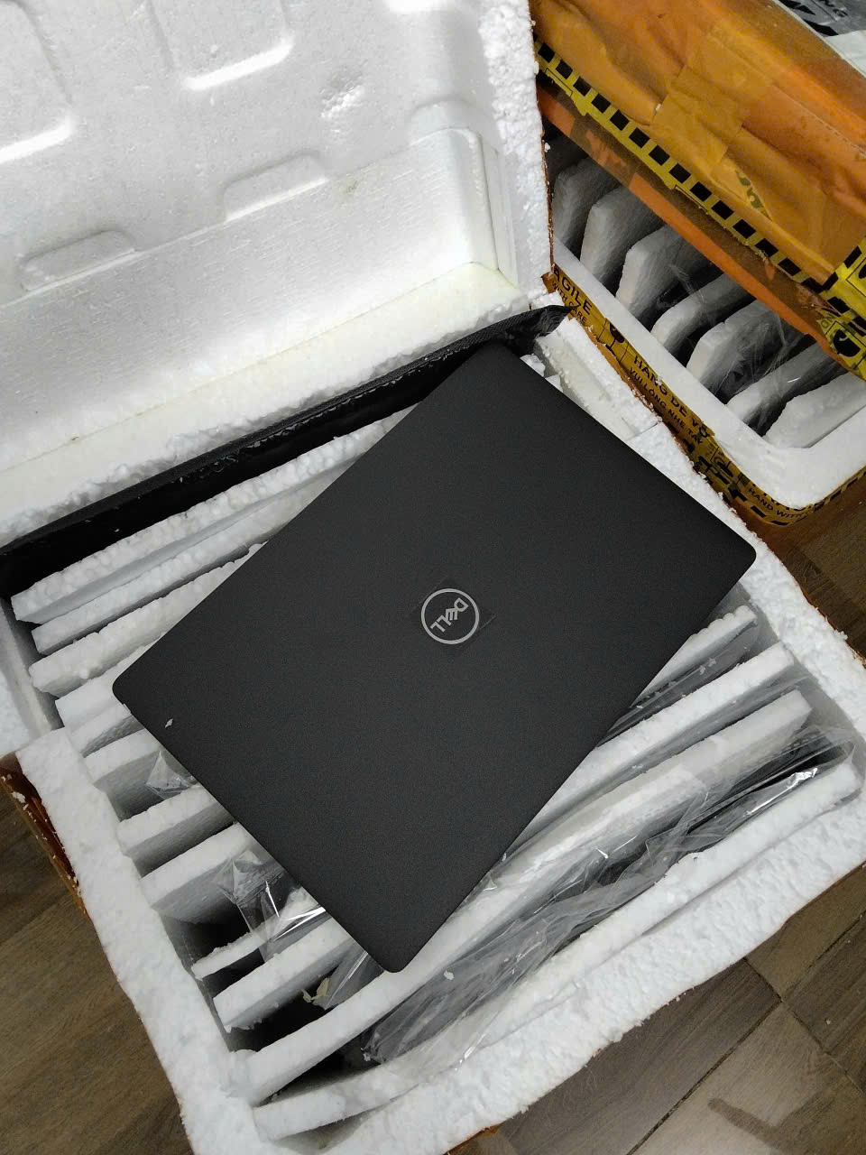 Dell Latitude 5300 | MÀN HÌNH 13.3 IN | CORE I5 8365U | RAM 8GB | SSD 256GB