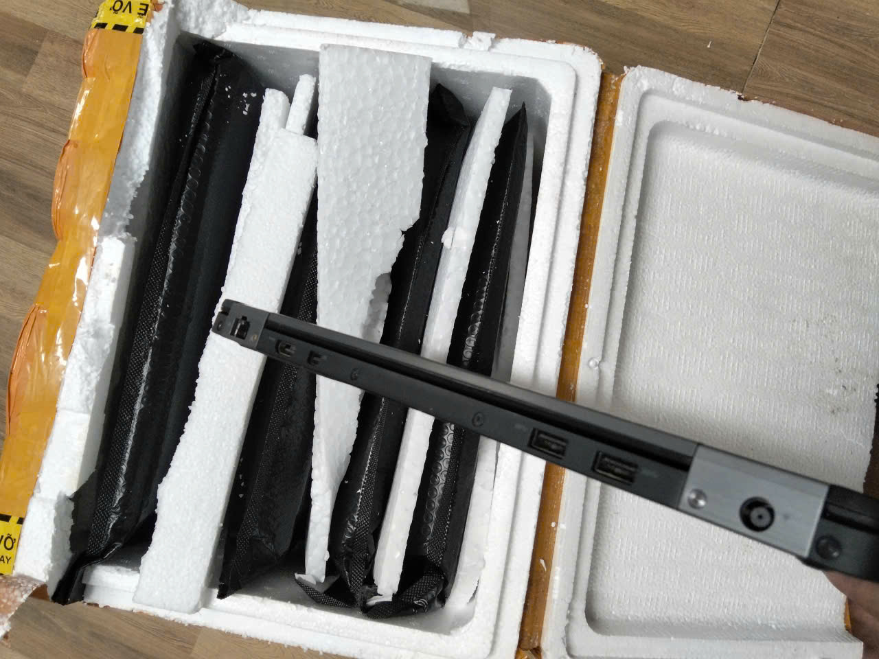 Dell Latitude E7270 | CORE I5 6300U | RAM 8GB | SSD 256GB | MÀN HIFH 12.5