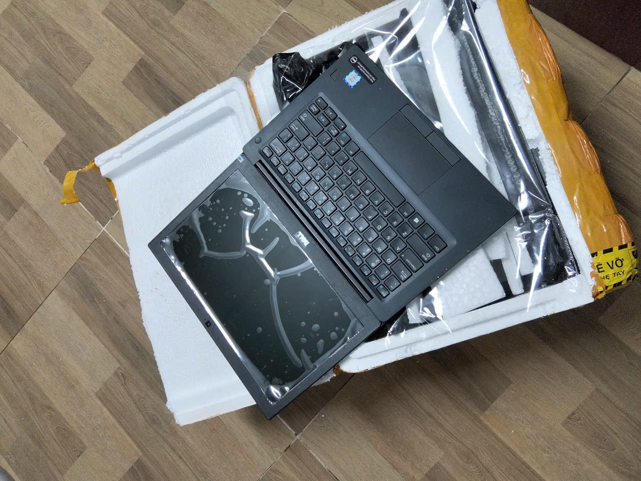 Dell Latitude E7280  | CORE I5 7300U | RAM 8GB | SSD 256GB | MÀN HÌNH 12.5