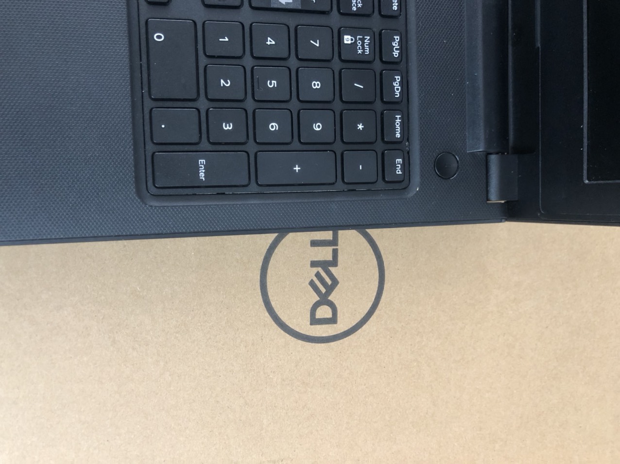 Dell Vostro 3578 | CORE I7 8550U | RAM 8GB | SSD 512GB | CARD RỜI | MÀN HÌNH 15.6