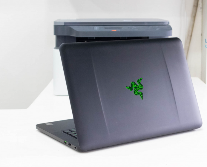 Gaming RAZER BLADE RZ09-0102 | CORE I7 | RAM 8GB | SSD 256GB | CARD RỜI