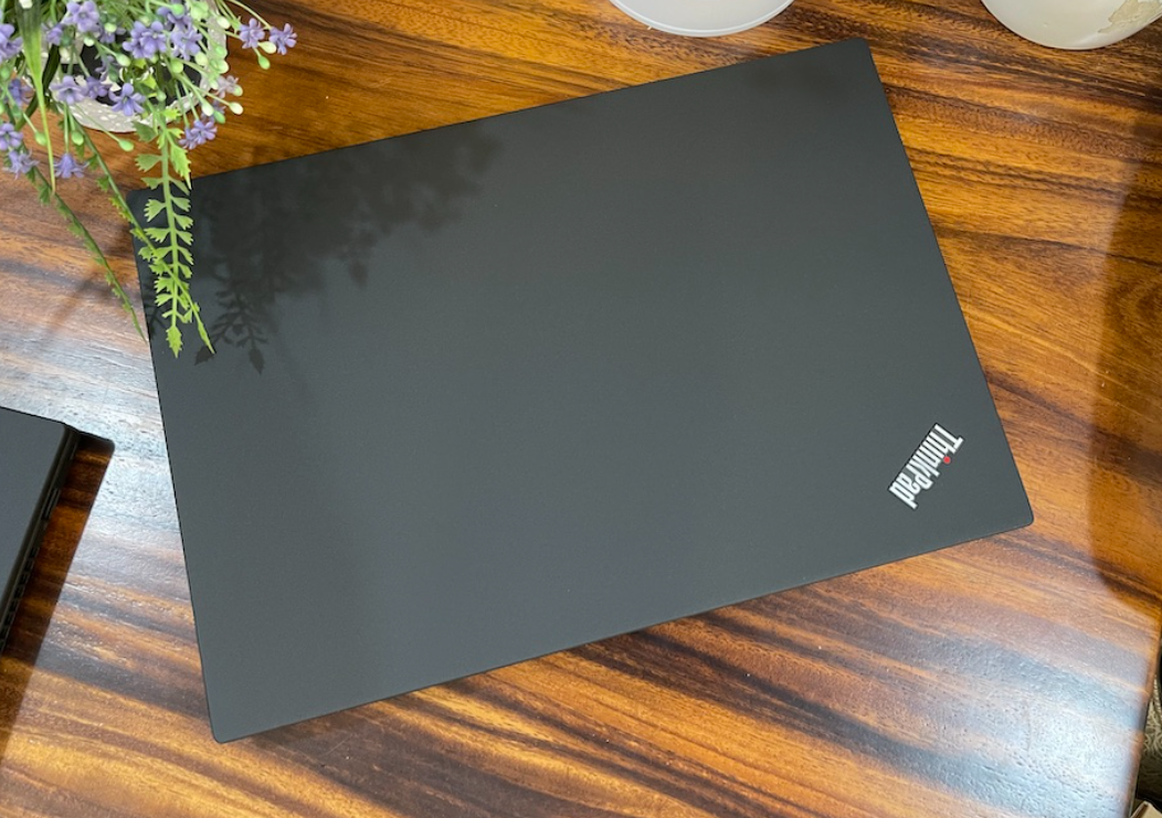 Lenovo ThinkPad P14s | CORE I7 1165G7 | CARD RỜI | RAM 16GB | MÀN HÌNH 14 IN FHD