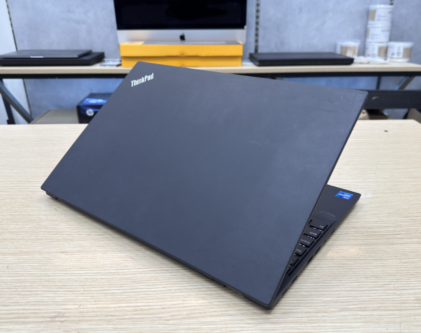 Lenovo ThinkPad P15s Gen2 | CORE I7 1165G7 | SSD 1000GB | RAM 16GB | MÀN HÌNH 15.6