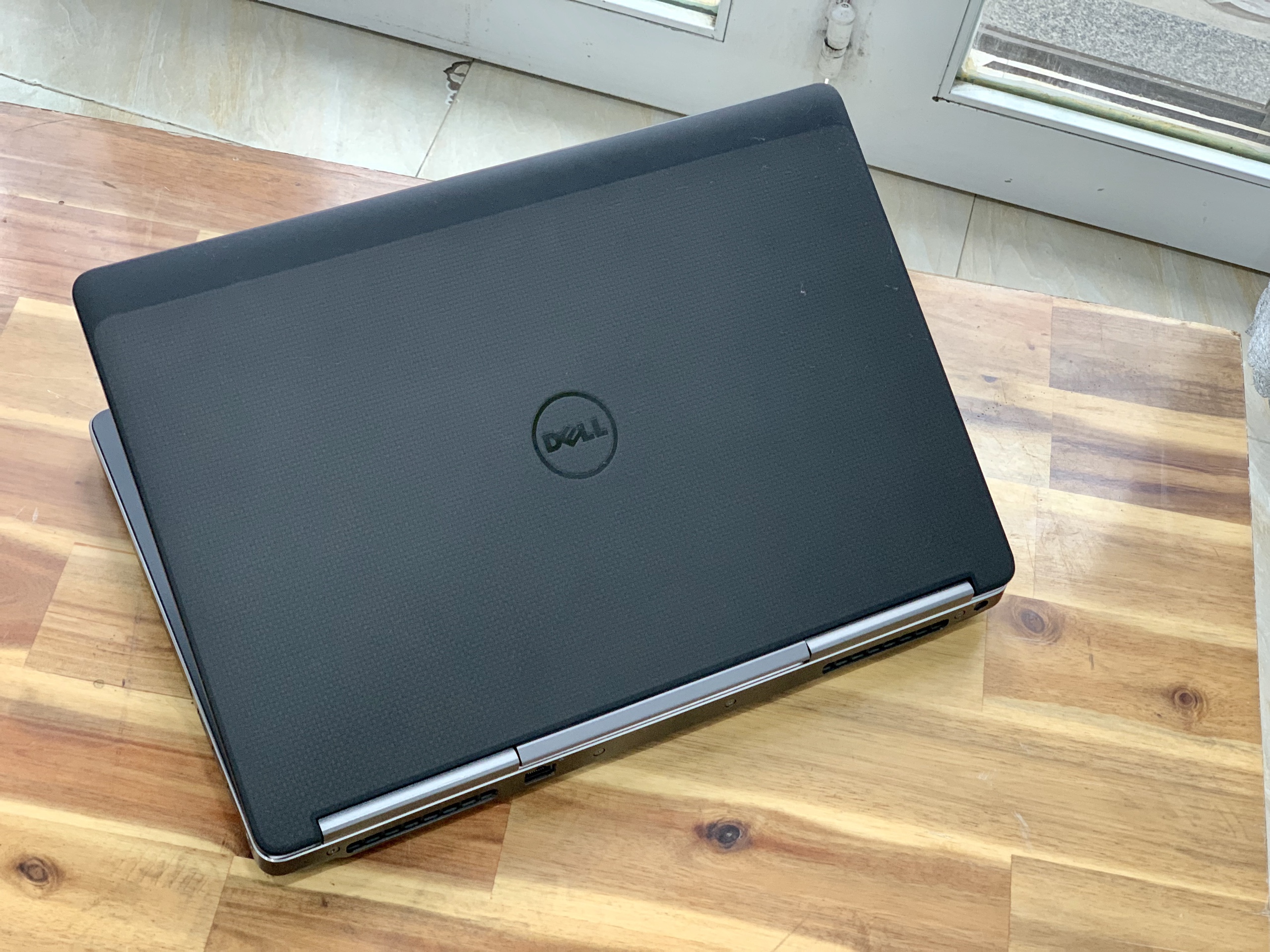 Máy Trạm Dell Precision 7510 | CORE I7 | CARD RỜI 4GB | SSD | MÀN HÌNH 15.6